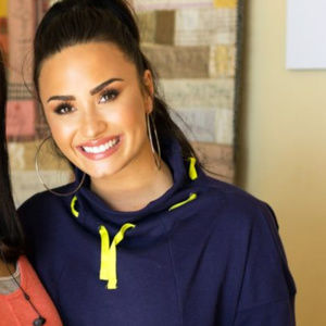 Fabletics Demi Lovato Outfit Pullover Shorts NWT